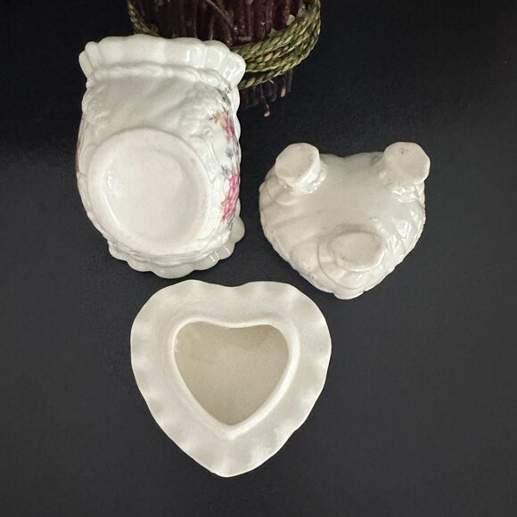 Vintage Porcelain Trinket Footed Lidded Heart dish & Trinket Basket/Candy Bowl - Picture 4 of 5